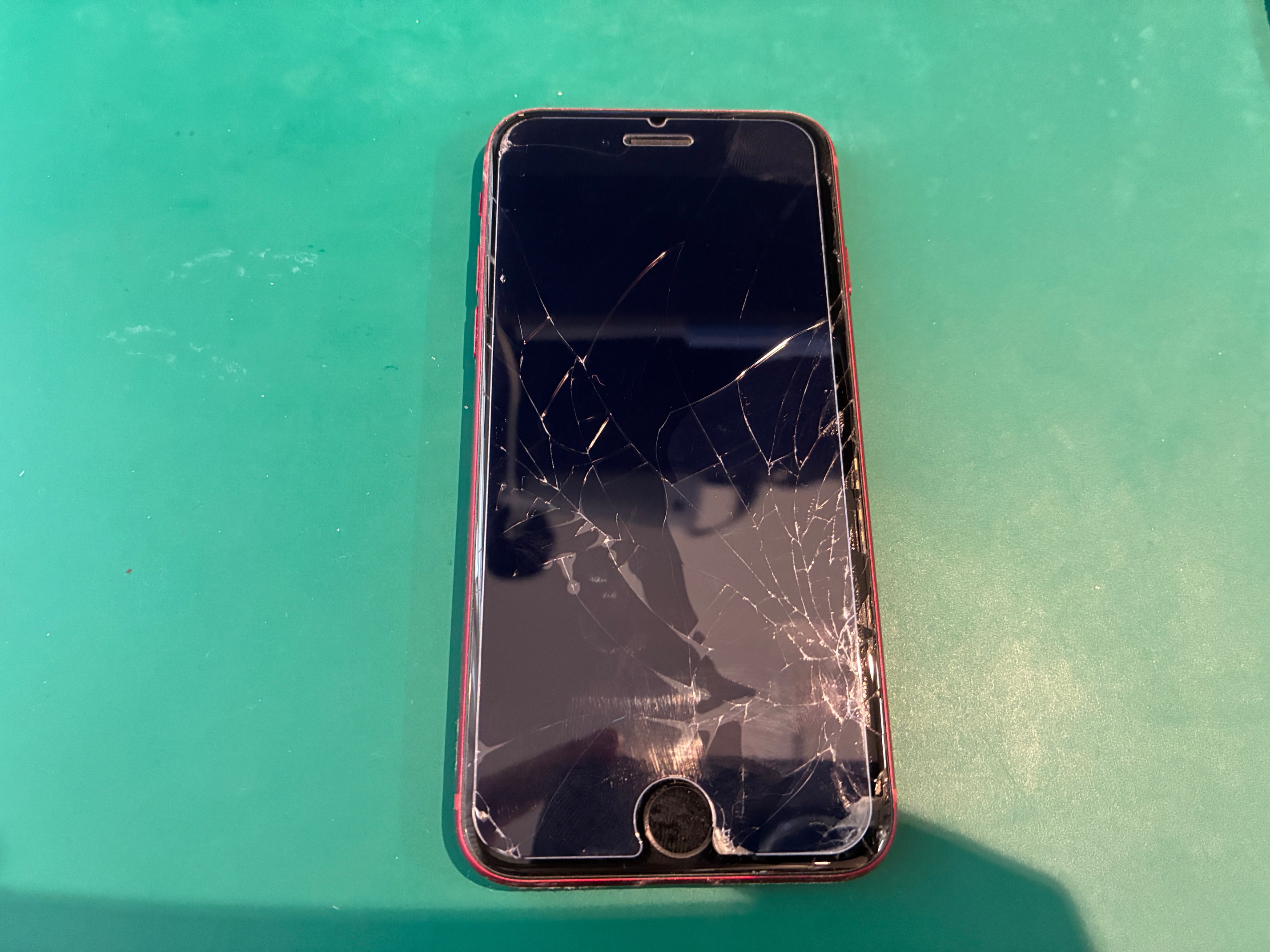 明石市からお越しのお客様よりiPhoneSE3の画面交換をご依頼いただきました！